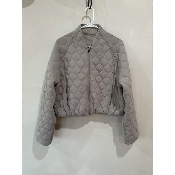 $148 Lululemon Women’s Quilted Bomber Jacket River Stone Light Gray 8 Zip Up - Picture 3 of 6